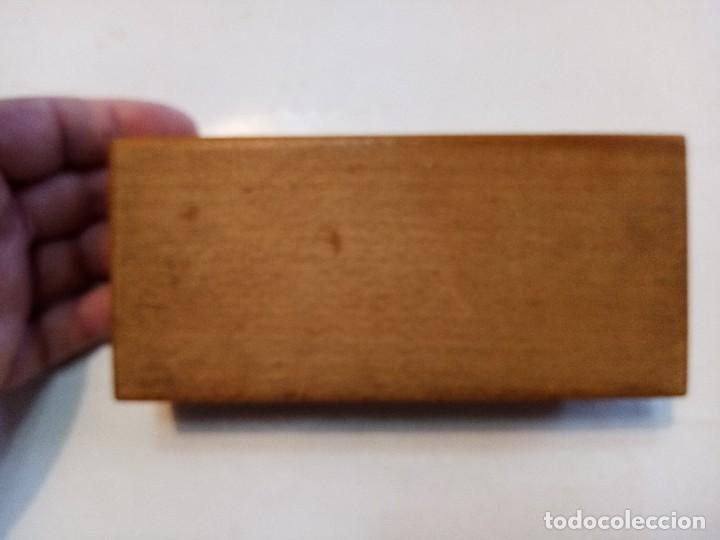 Antig&uuml;edades: CAJA DE MADERA CON PESAS. - Foto 9