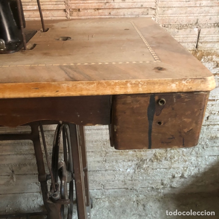 Antig&uuml;edades: MAQUINA DE COSER MARCA SIGMA CON PIE DE HIERRO. - Foto 6