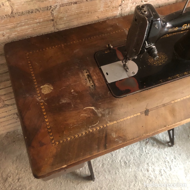 Antig&uuml;edades: MAQUINA DE COSER MARCA SIGMA CON PIE DE HIERRO. - Foto 8