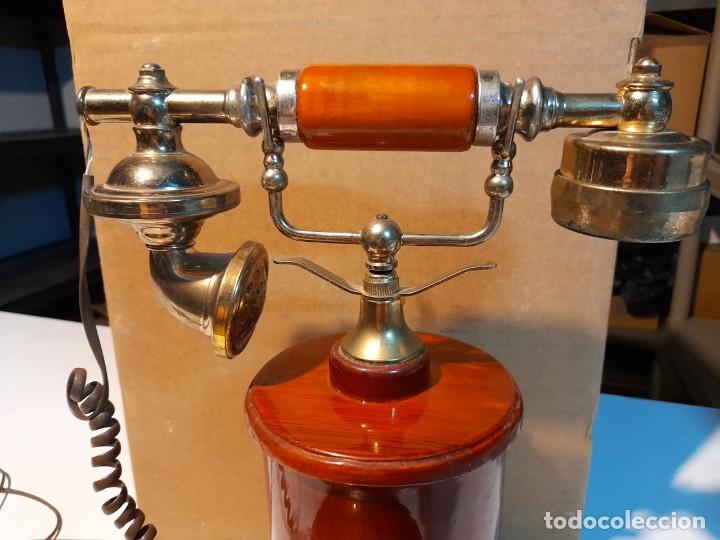 Antig&uuml;edades: TELEFONO VINTAGE DE MADERA Y METAL - Foto 1