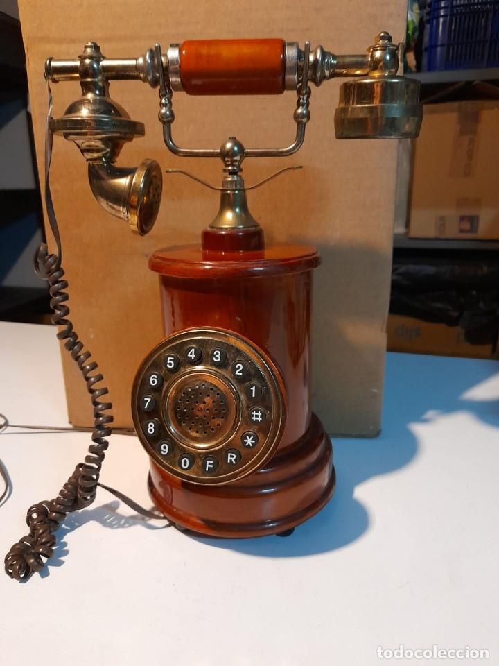 Antig&uuml;edades: TELEFONO VINTAGE DE MADERA Y METAL - Foto 2