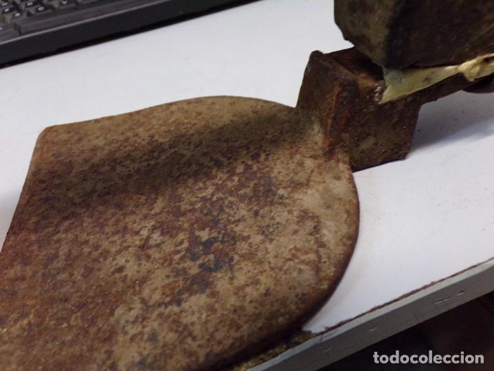 Antigüedades: antigua azuela carpintero con marca herrero hierro forjado - Foto 6 - 278329118
