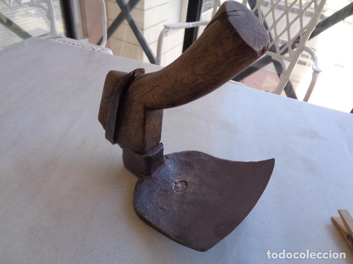 Antig&uuml;edades: ANTIGUA AZUELA DE CARPINTERO DE RIBERA. S, XIX - Foto 1