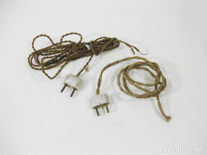 Antig&uuml;edades: PAREJA DE CABLES CON ENCHUFE DE CER&Aacute;MICA - Foto 1
