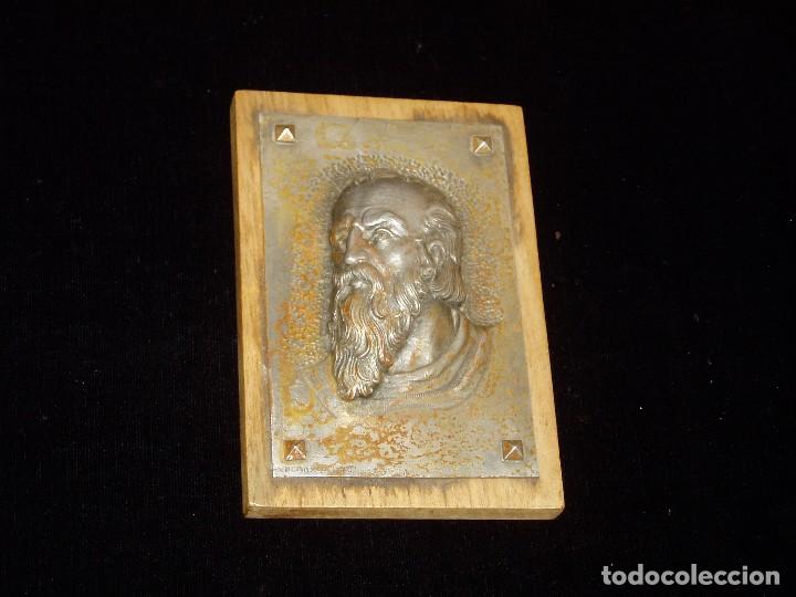 Antig&uuml;edades: Repujado por el Maestro Alonxo - Foto 1