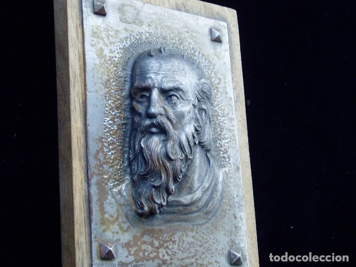 Antig&uuml;edades: Repujado por el Maestro Alonxo - Foto 3