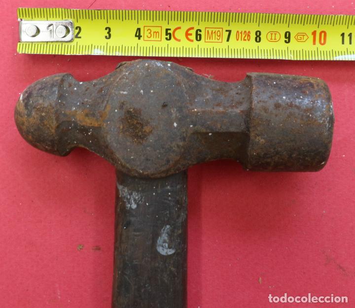 Antig&uuml;edades: VIEJO MARTILLO DE FORJA MANGO DE MADERA - Foto 1
