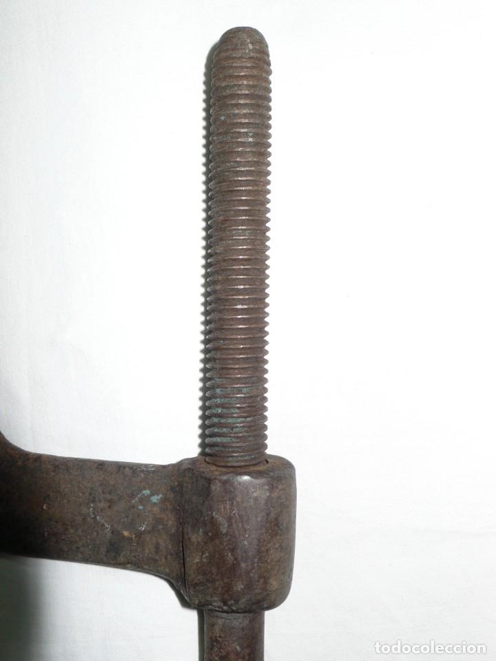 Antig&uuml;edades: ANTIGUO SARGENTO DE HIERRO DE PALOMILLA. - Foto 7