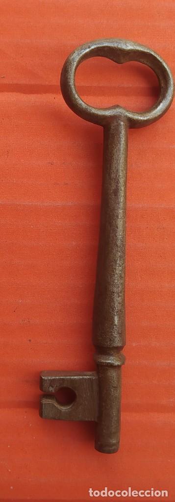 Antig&uuml;edades: LLAVE DE FORJA ANTIGUA, MIDE 15,5 CM - Foto 2