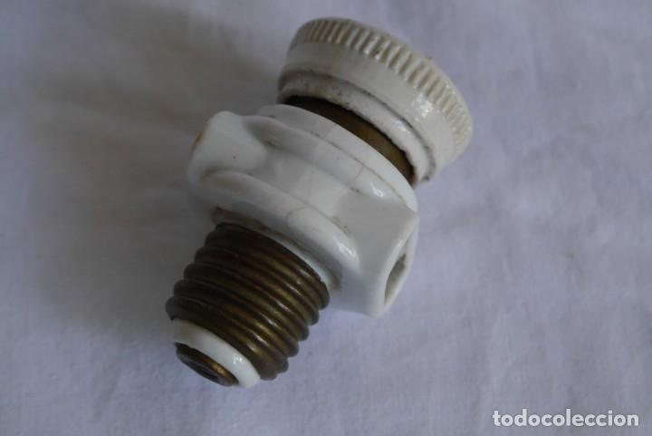 Antig&uuml;edades: Conjunto de elementos el&eacute;ctricos de porcelana - Foto 4