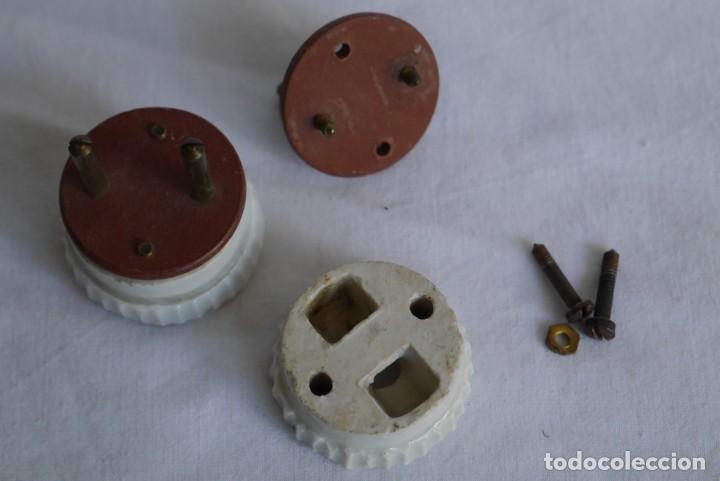 Antig&uuml;edades: Conjunto de elementos el&eacute;ctricos de porcelana - Foto 9