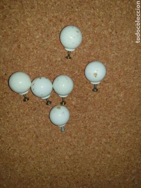 Antig&uuml;edades: 6 POMOS BLANCOS REDONDOS - Foto 1