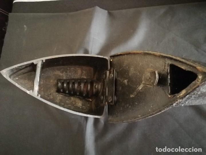 Antig&uuml;edades: PLANCHA DE ROPA ANTIGUA DE CARBON- ORIGINAL- - Foto 4