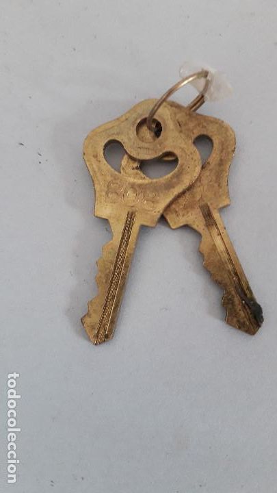 Antig&uuml;edades: 2 llaves de laton, 808, 4,5cm aprox - Foto 1