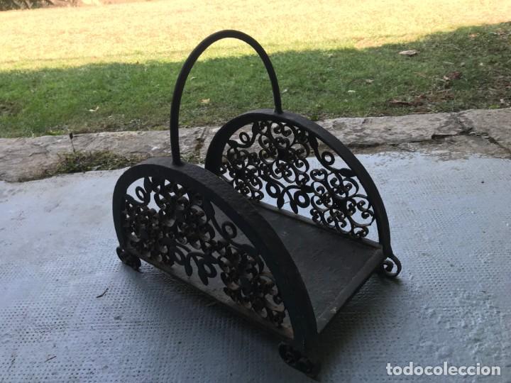 Antig&uuml;edades: Le&ntilde;ero en forja trabajada, siglo XIX - Foto 2