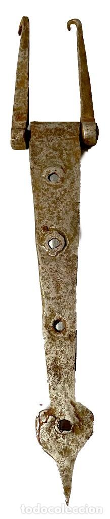 Antigüedades: Antigua bisagra gótica de hierro forjado. S. XV. 43x8 cm. - Foto 1 - 286669153