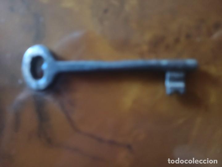 Antig&uuml;edades: Llave hierro antigua - Foto 1