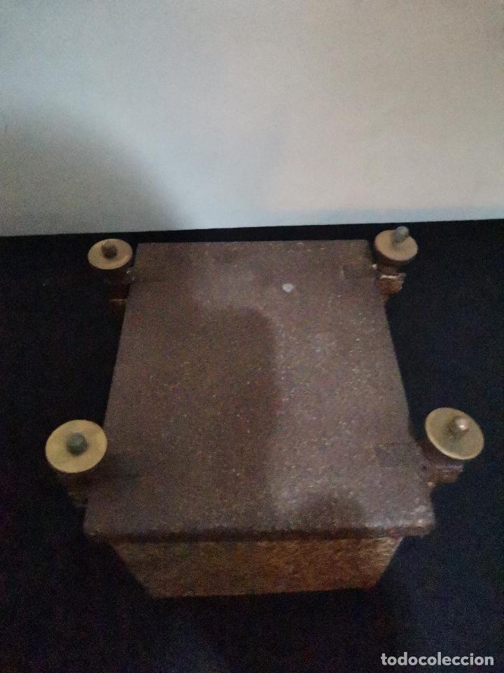 Antig&uuml;edades: ANTIGUA CAJA DE REGISTRO PARA POSTE - Foto 2