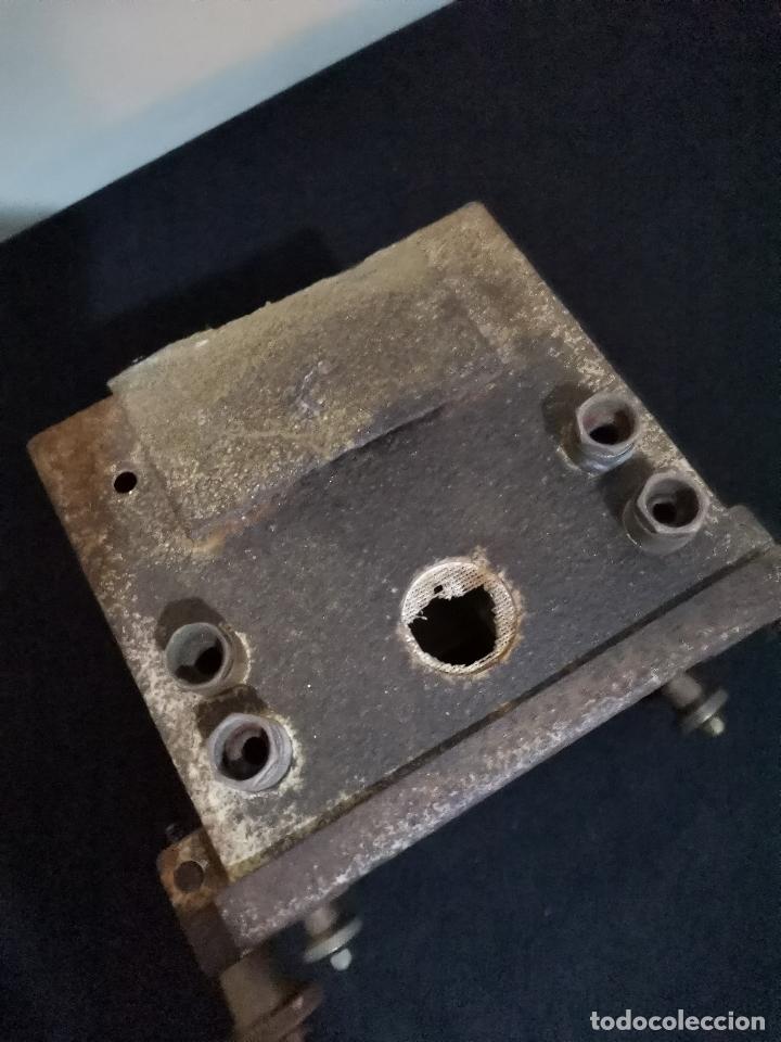Antig&uuml;edades: ANTIGUA CAJA DE REGISTRO PARA POSTE - Foto 5