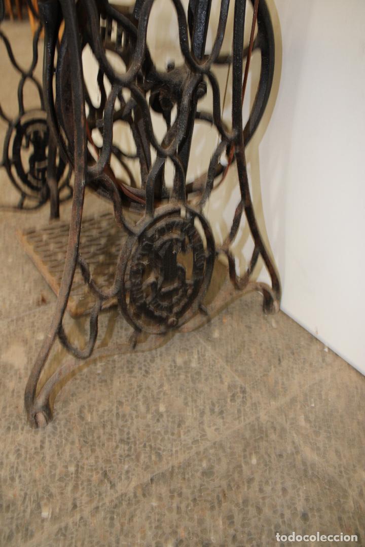 Antig&uuml;edades: maquina de coser antigua singer - Foto 10