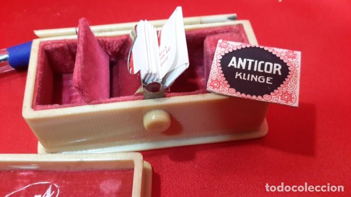 Antig&uuml;edades: ESTUCHE CON CUCHILLA DE AFEITADO - Foto 7
