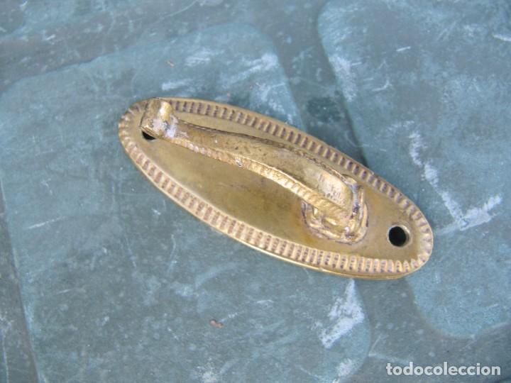 Antig&uuml;edades: ANTIGUO TIRADOR MANILLA BRONCE - Foto 1