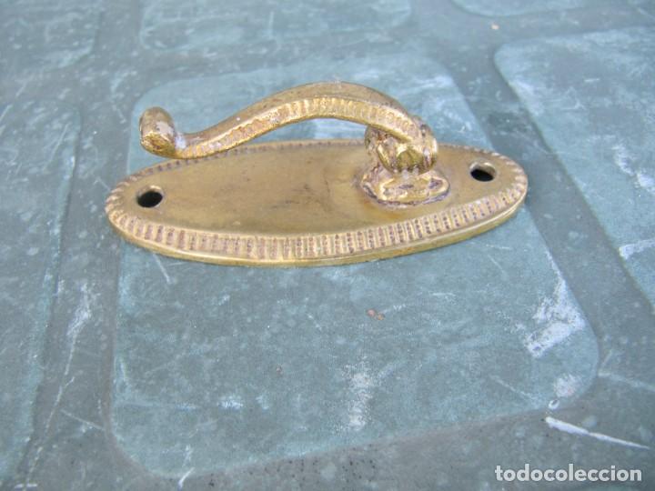 Antig&uuml;edades: ANTIGUO TIRADOR MANILLA BRONCE - Foto 3