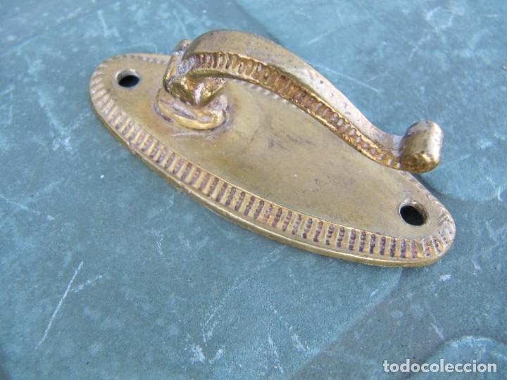 Antig&uuml;edades: ANTIGUO TIRADOR MANILLA BRONCE - Foto 4