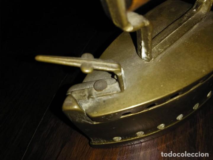 Antig&uuml;edades: PLANCHA DE BRONCE VITRINA - Foto 4