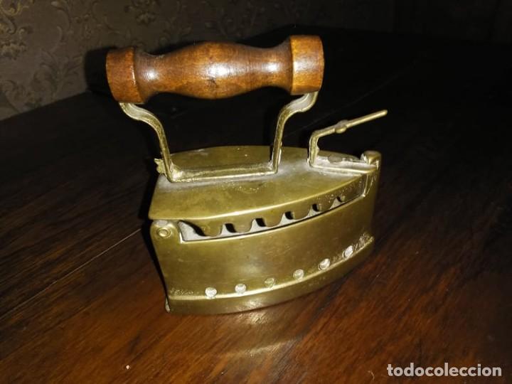 Antig&uuml;edades: PLANCHA DE BRONCE VITRINA - Foto 3