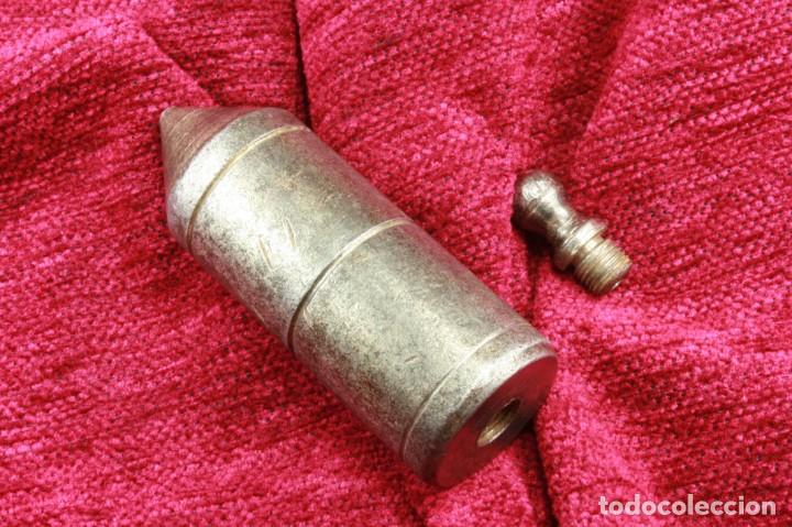 Antig&uuml;edades: Plomada construcci&oacute;n hierro. S.XX. Plumb iron construction. - Foto 4