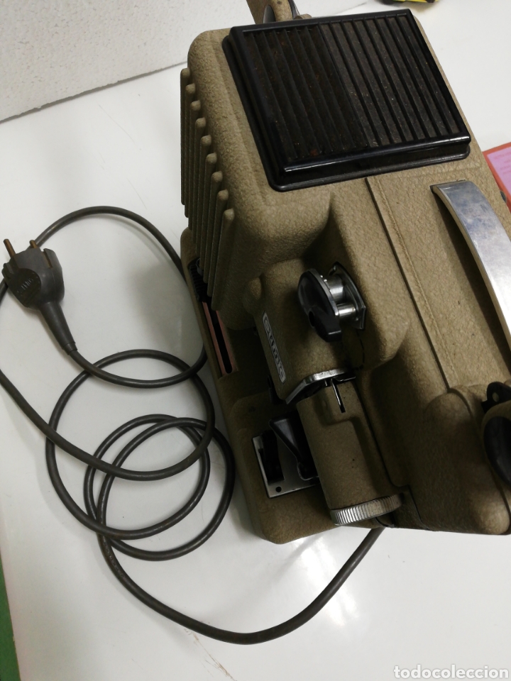 Antig&uuml;edades: Proyector Super 8. Marca Eumig. - Foto 10