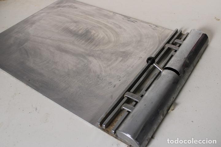 Antig&uuml;edades: Soporte de aluminio carpinteria - Foto 1