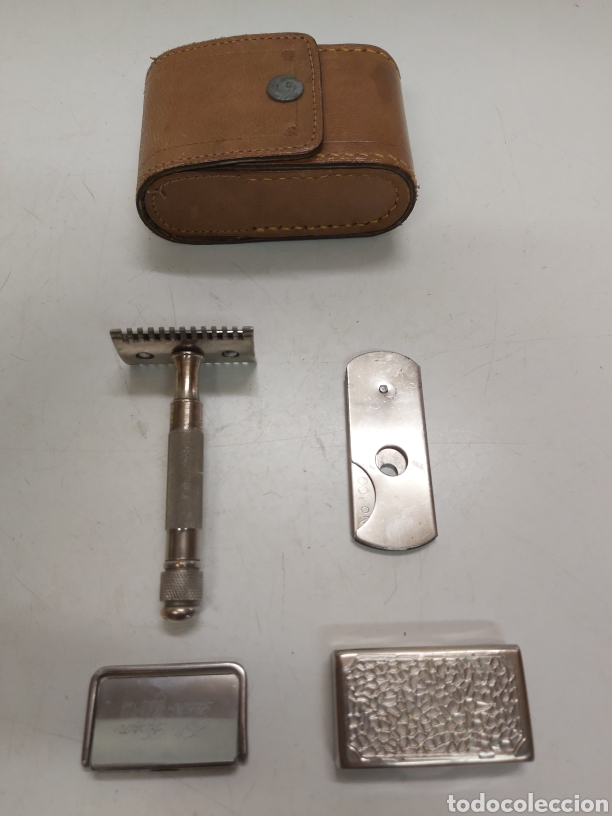Antig&uuml;edades: Maquinilla IBERIA, cuchilla ROLLS RAZOR... - Foto 1