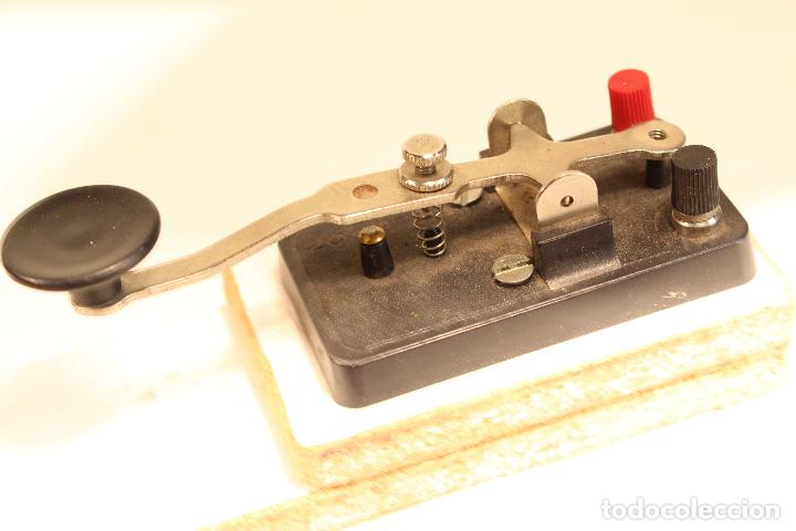 Antig&uuml;edades: ANTIGUO TERMINAL TELEGRAFO ARISTON . BASE DE MADERA - CODIGO MORSE - Foto 3