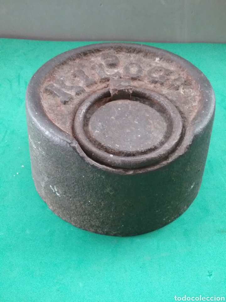 Antig&uuml;edades: Antigua pesa de 5kg. - Foto 1