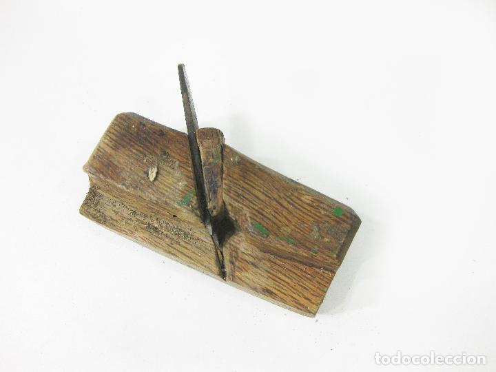 Antig&uuml;edades: ANTIGUO CEPILLO DE CARPINTERO DE MADERA - Foto 1