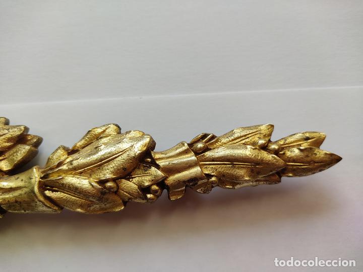 Antig&uuml;edades: Antiguo copete de bronce - Foto 8