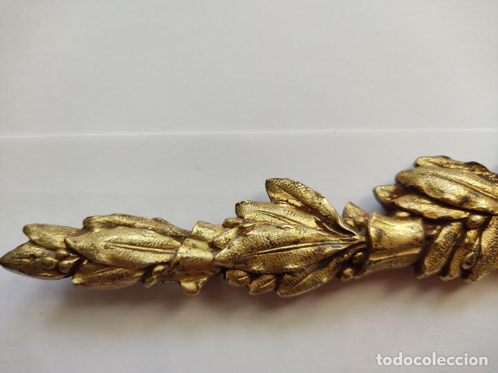 Antig&uuml;edades: Antiguo copete de bronce - Foto 6