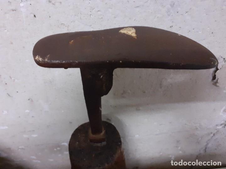 Antig&uuml;edades: Pie yunque herramienta de zapatero - Foto 2