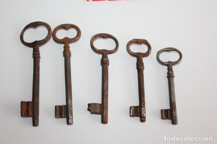 Antig&uuml;edades: 5 LLAVES ANTIGUAS - Foto 2