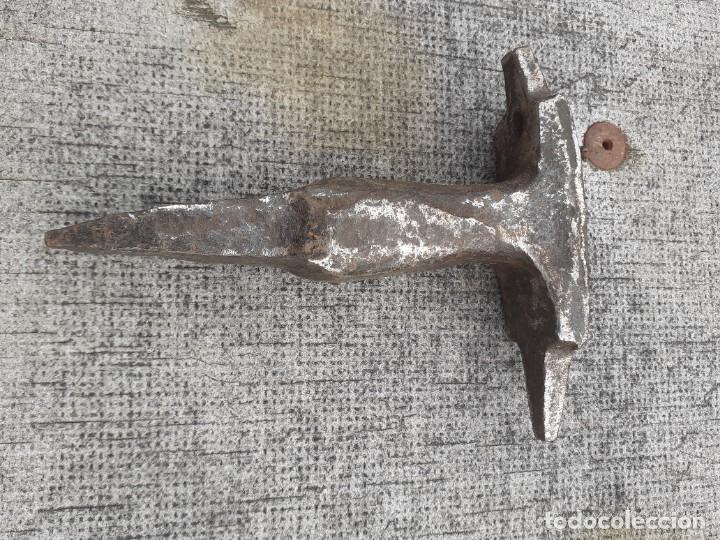 Antig&uuml;edades: Yunque de 10 cm - Foto 3