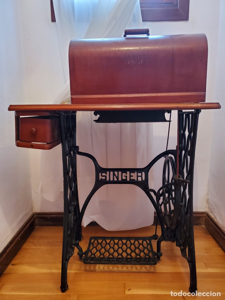 Antig&uuml;edades: Maquina de coser antigua Singer - Foto 4