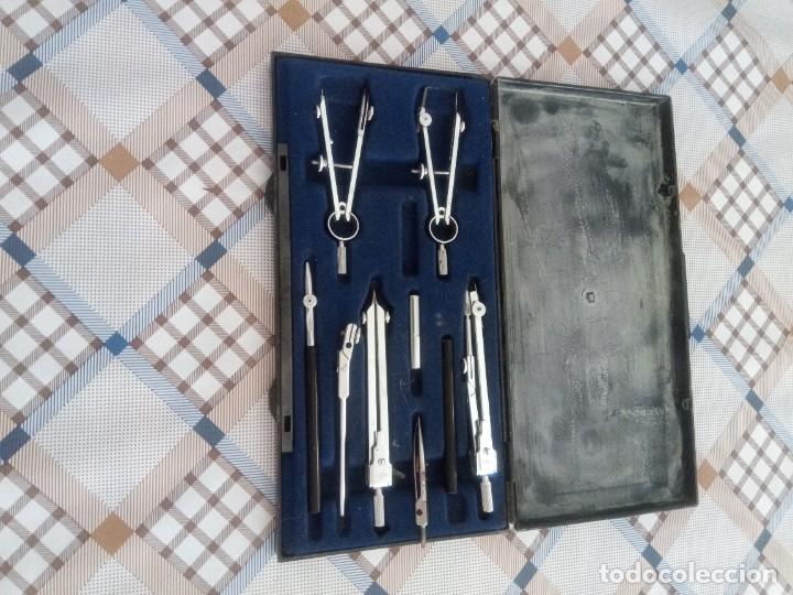 Antig&uuml;edades: Caja de comp&aacute;s - Foto 1
