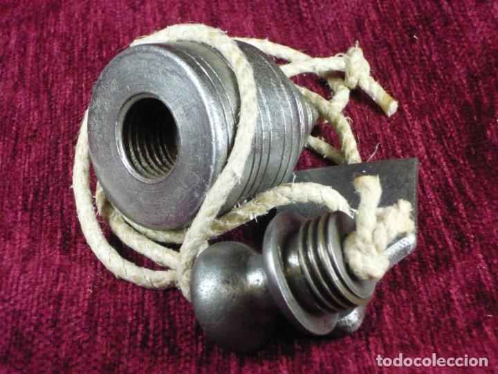 Antig&uuml;edades: Plomada construcci&oacute;n hierro. Con nuez. Plumb bob iron construction. With nut. - Foto 4