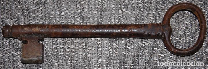Antig&uuml;edades: ANTIGUA LLAVE DE FORJA DE 20 CM-07 - Foto 1