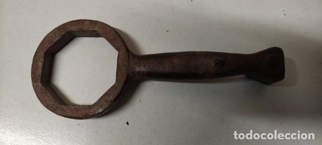 Antig&uuml;edades: ANTIGUA LLAVE OCTOGONAL - Foto 1