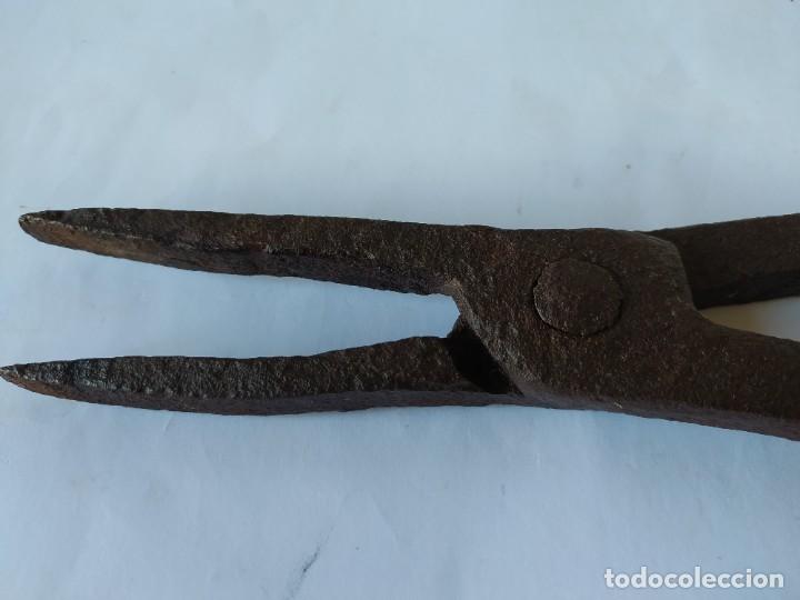 Antig&uuml;edades: ANTIGUAS TENAZAS DE HERRERO, SIGLO XIX., 53 CMS. - Foto 5