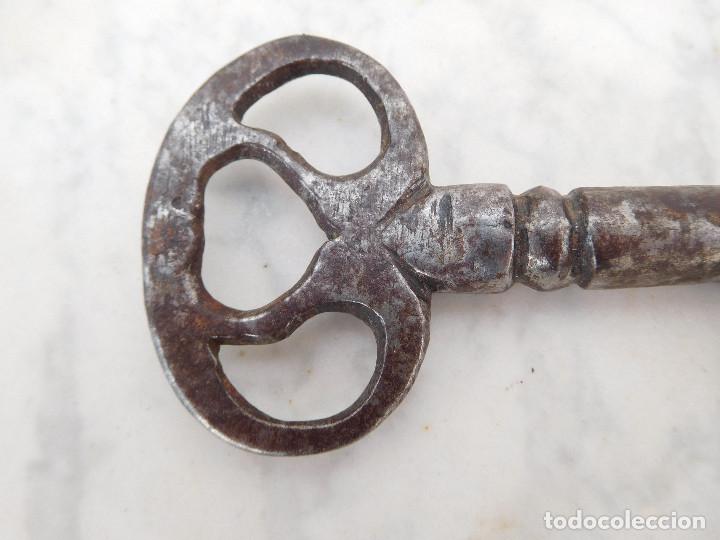 Antig&uuml;edades: Llave g&oacute;tica del siglo XVI - Foto 2