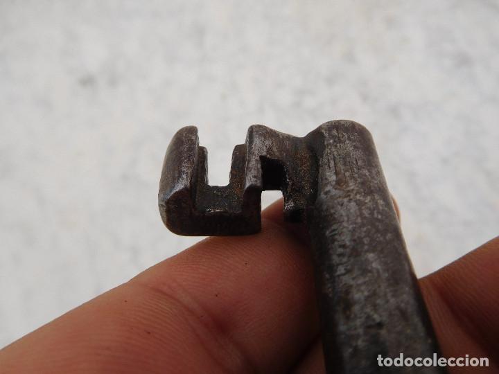 Antig&uuml;edades: Llave g&oacute;tica del siglo XVI - Foto 9